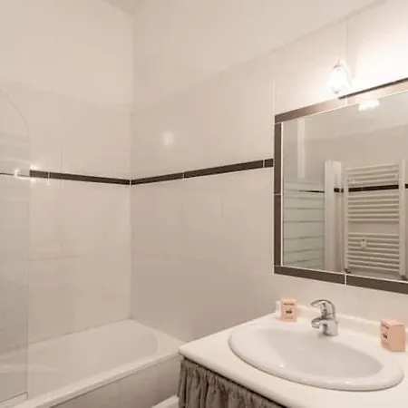 Apartman T2 A 10 Mins De La *